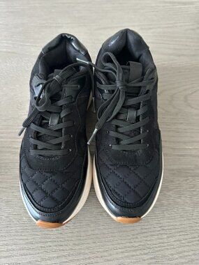 Zara black quilted platform sneakers. 38 euro/7.5 us